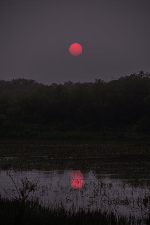 Sonhar com lua vermelha