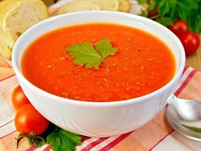 Sonhar com sopa de tomate